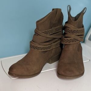 Not Rated Tan Ankle Booties with Cutout Straps Size 8.5